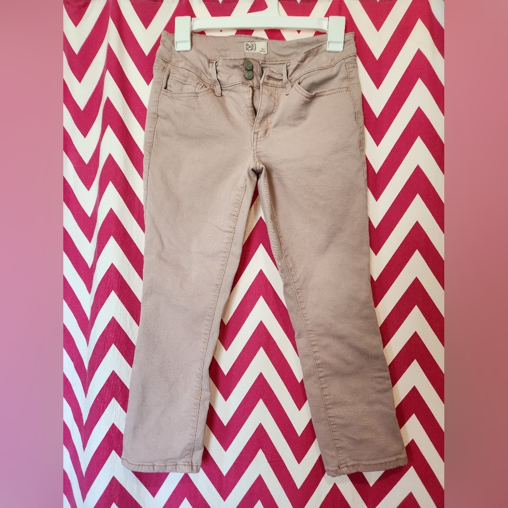 SO Capris Size 7 - Blush Pink